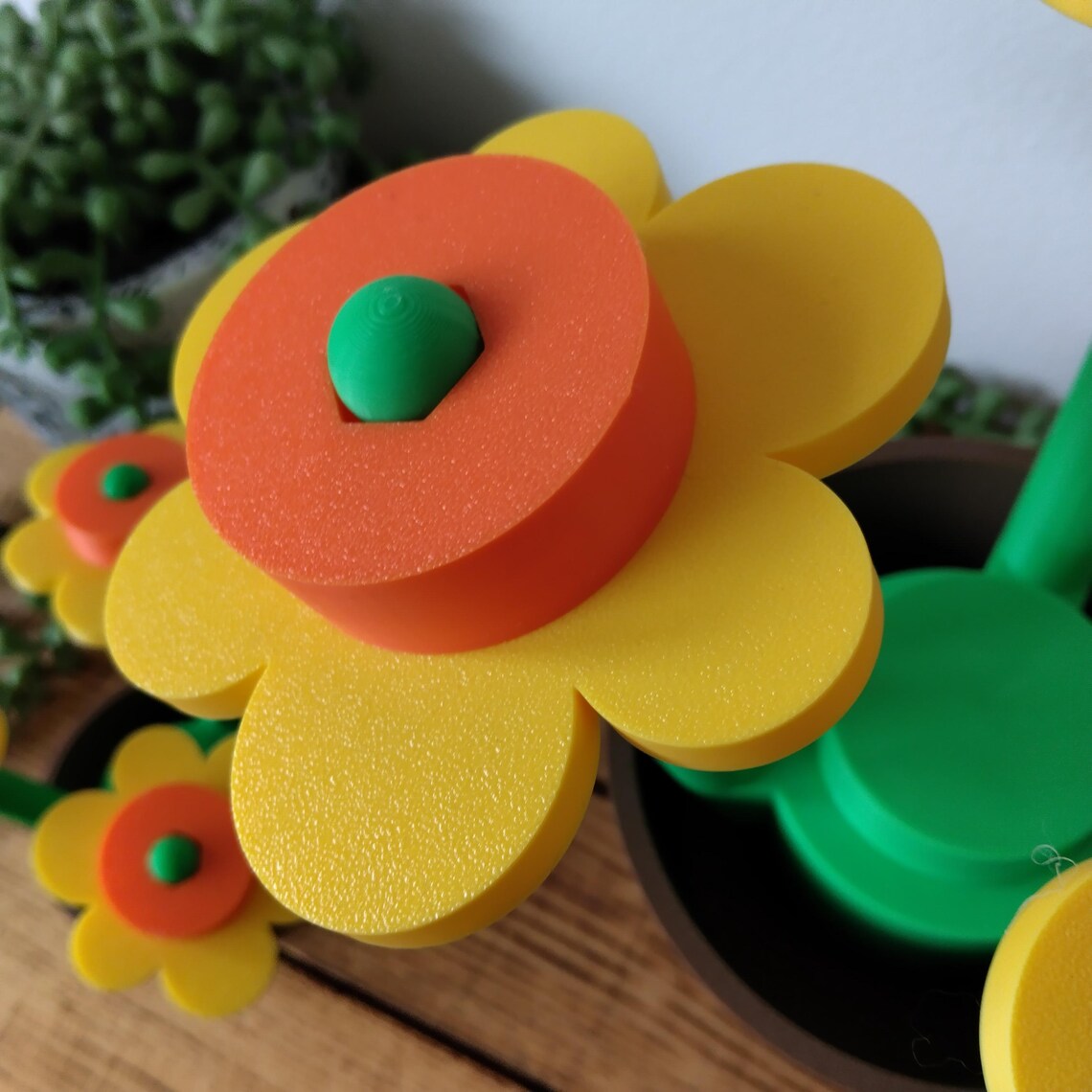 Large Daffodil Brick Flowers & Pot