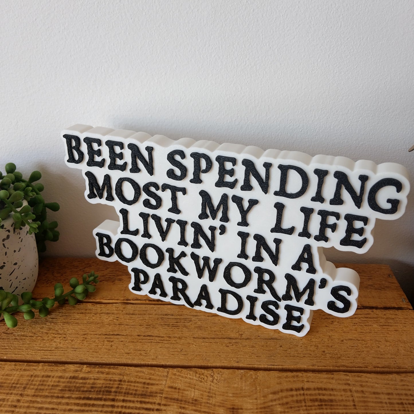 Bookworm's Paradise Sign